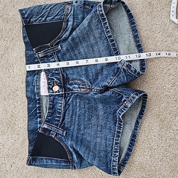 Isabel Maternity Midi Shorts - Picture 3 of 6